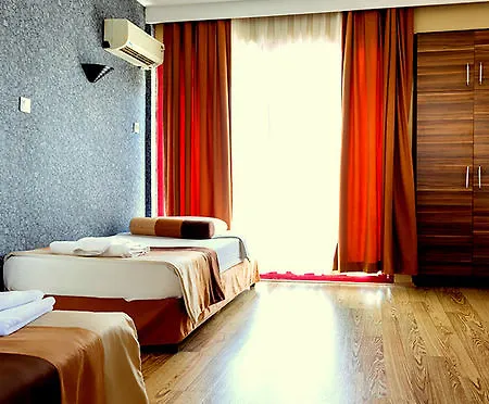 Nuova Hotel 酒店 3*