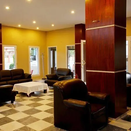 Nuova Hotel 酒店
